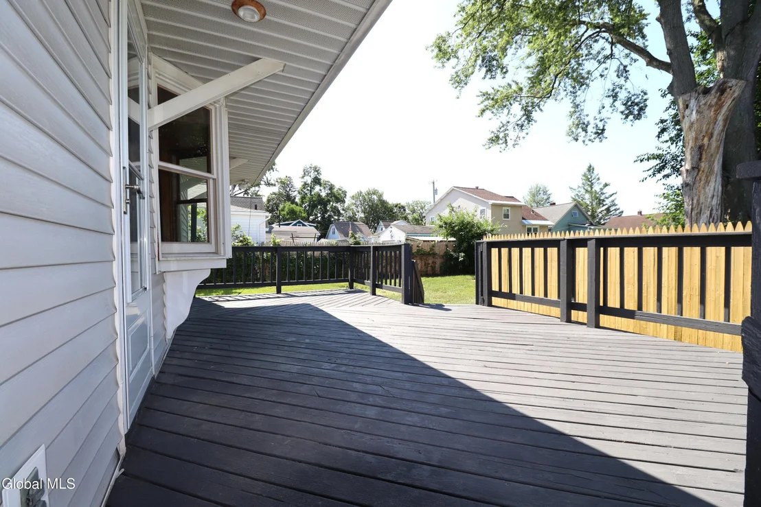 Photo of 319 Melrose Street