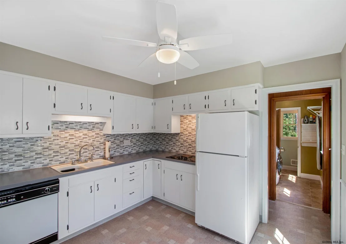 Photo of 2158 RIVER Road