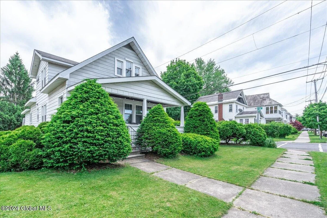 Photo of 1102 Baker Avenue