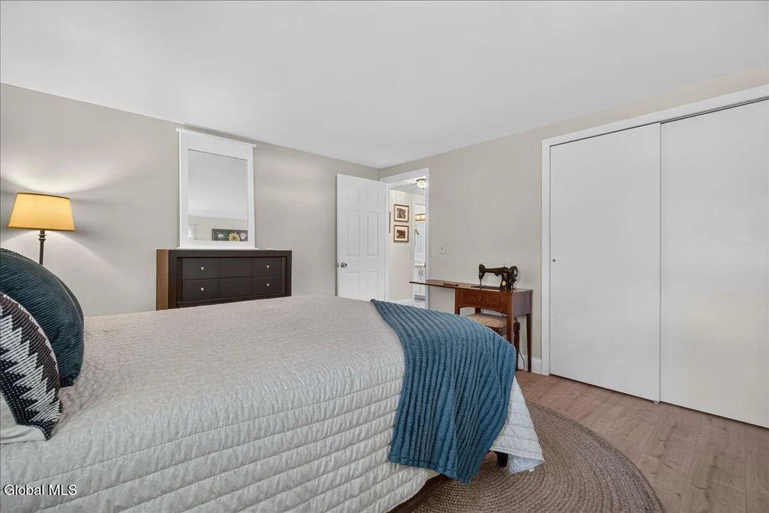 Photo of 8 Cypress Pt