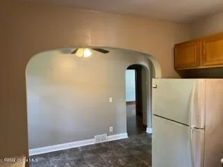 Photo of 2641 Aqueduct Road
