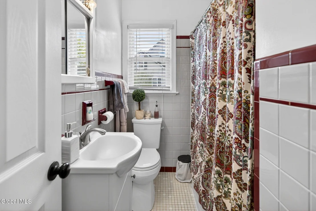 Photo of 32 Puritan Drive