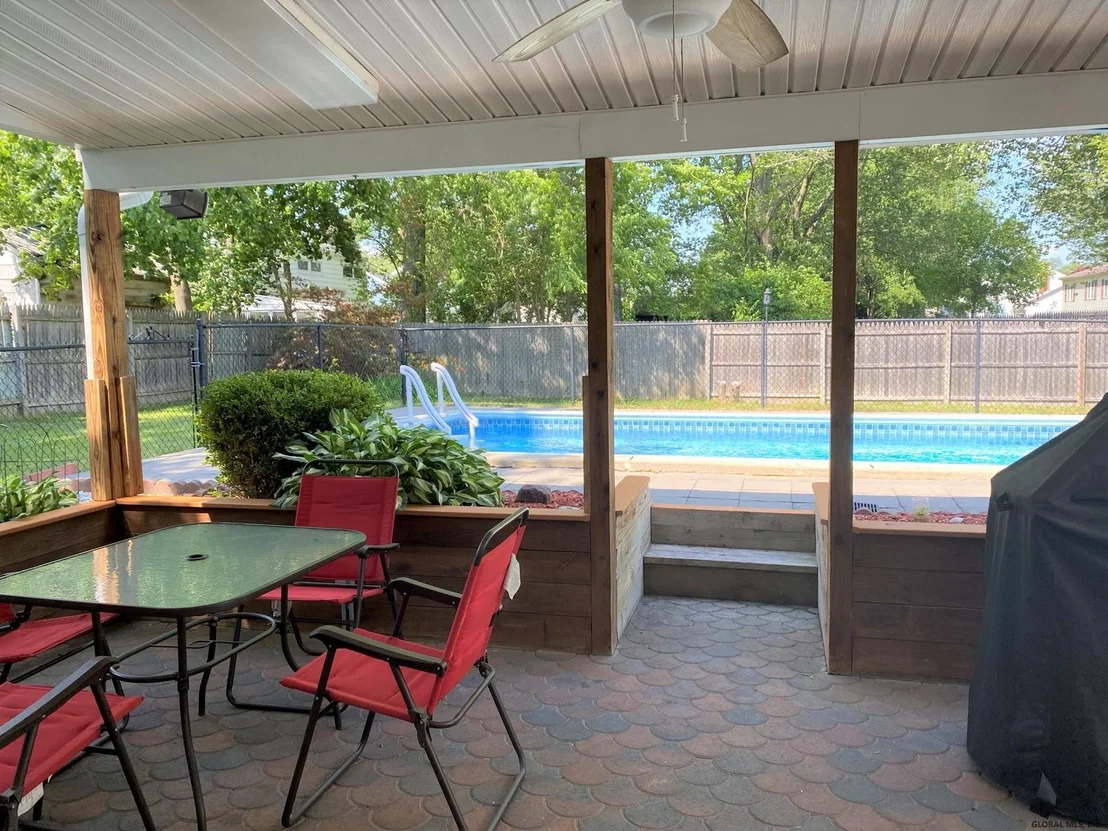 Photo of 4 JEAN Place