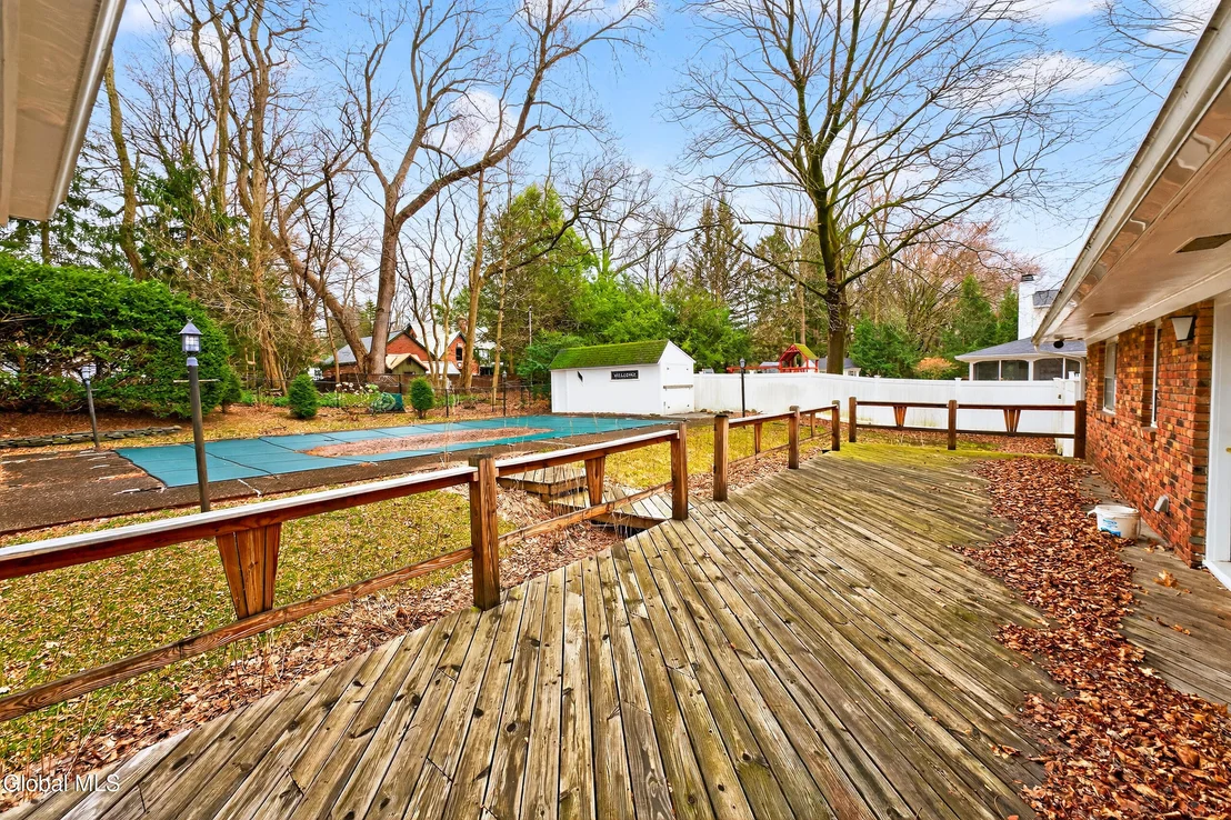 Photo of 7 N Maple Lane