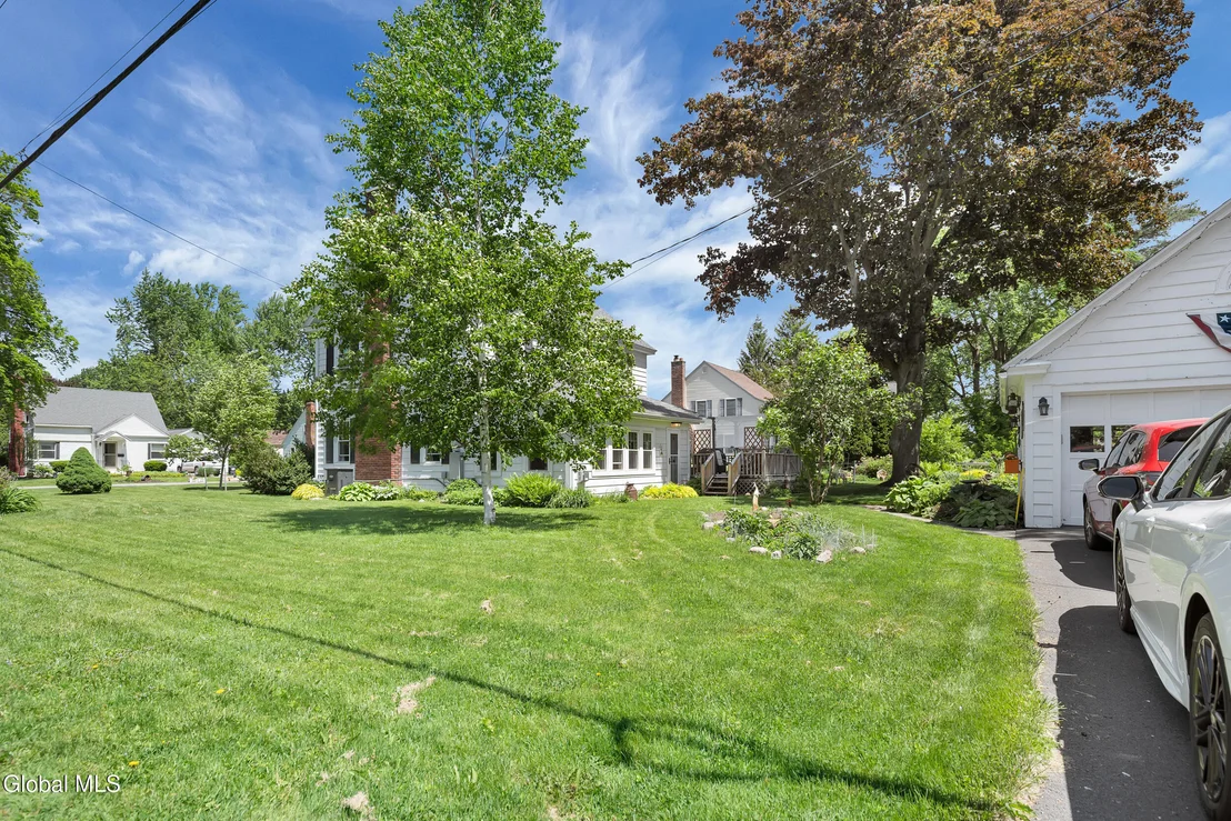 Photo of 723 Sanders Avenue