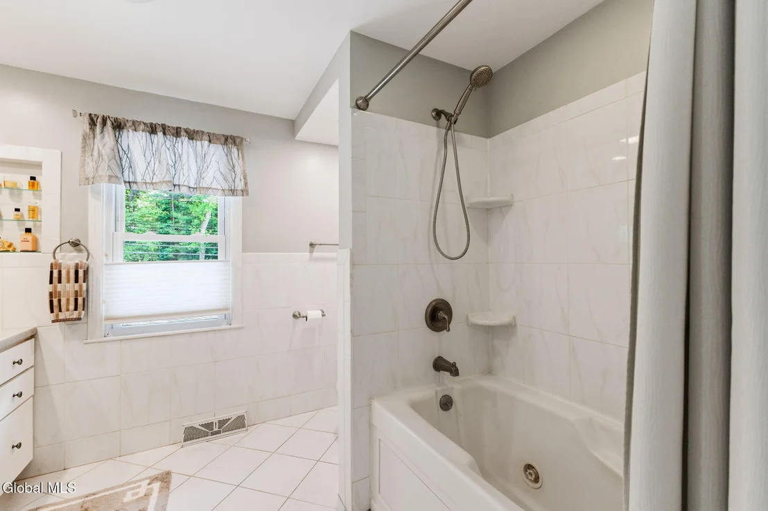 Photo of 17 Northgate Drive