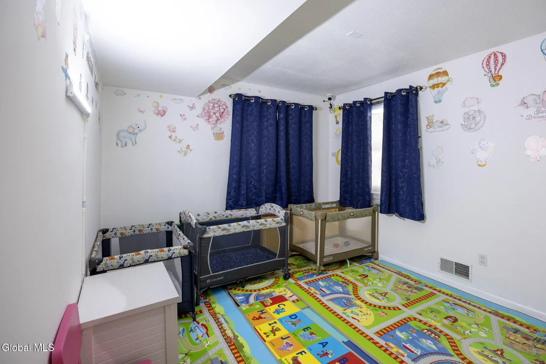 Photo of 821 Hillside Avenue