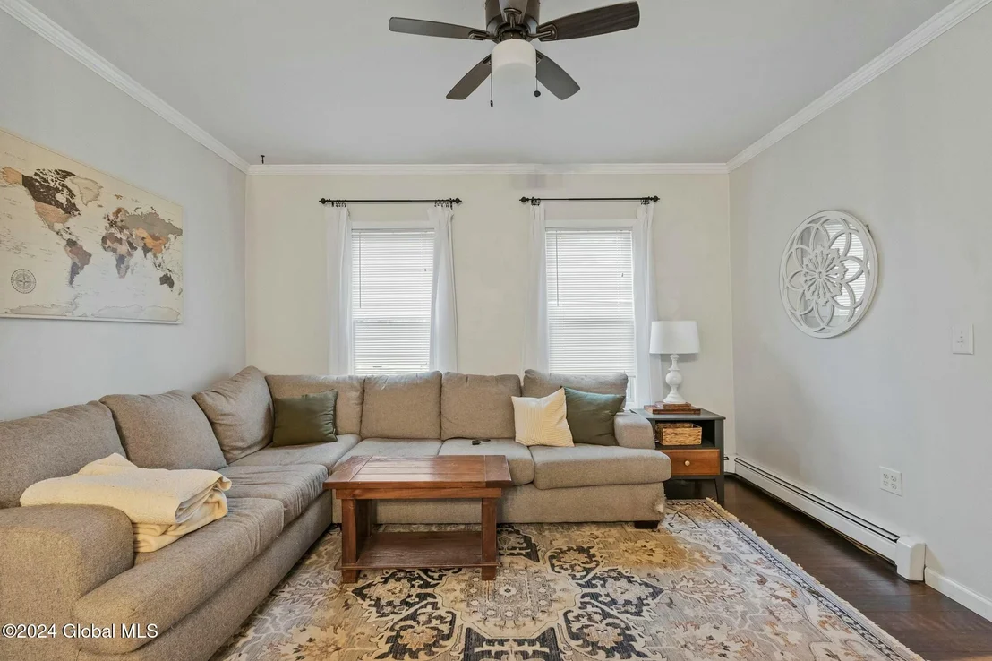 Photo of 35 Mountainview Avenue
