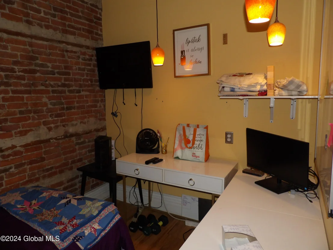 Photo of 128 Mohawk Street