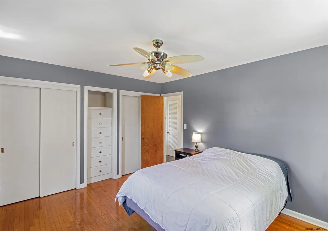 Photo of 2158 RIVER Road