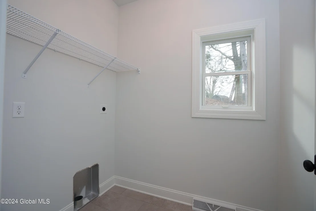 Photo of 245 Sharpe Road