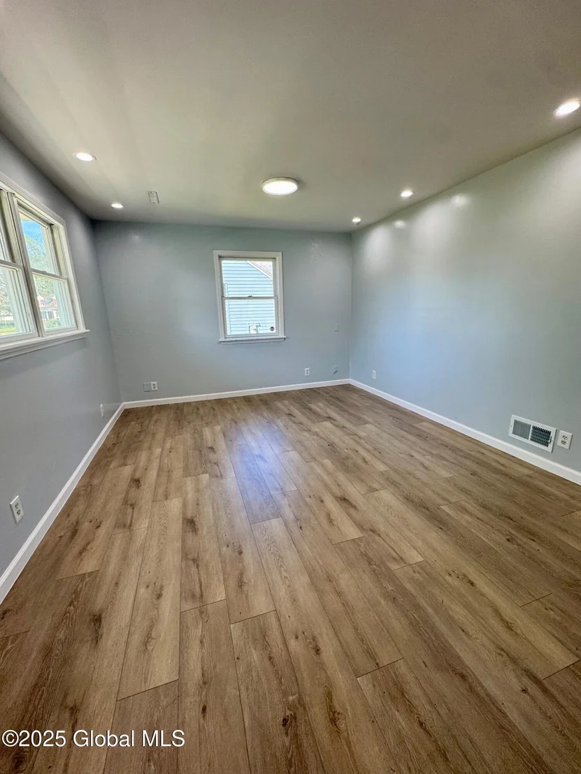 Photo of 1020 Inner Drive
