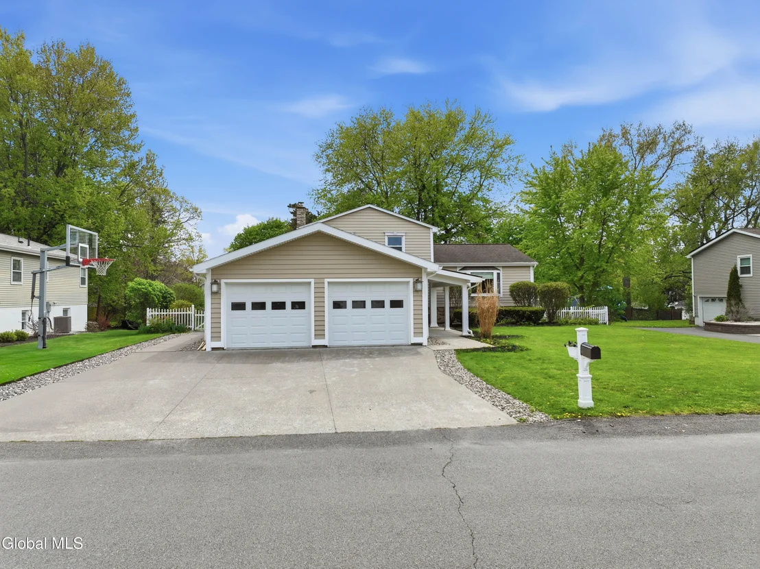 Photo of 24 Michaelangelo Street