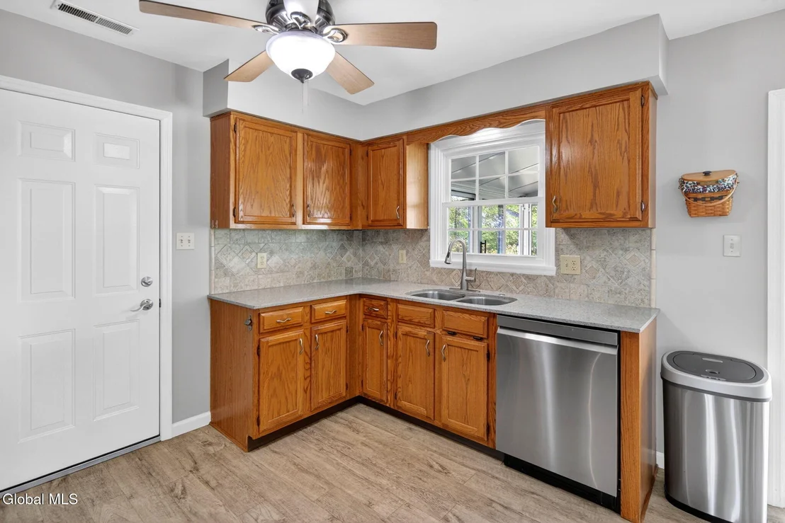 Photo of 16 Leonard Drive