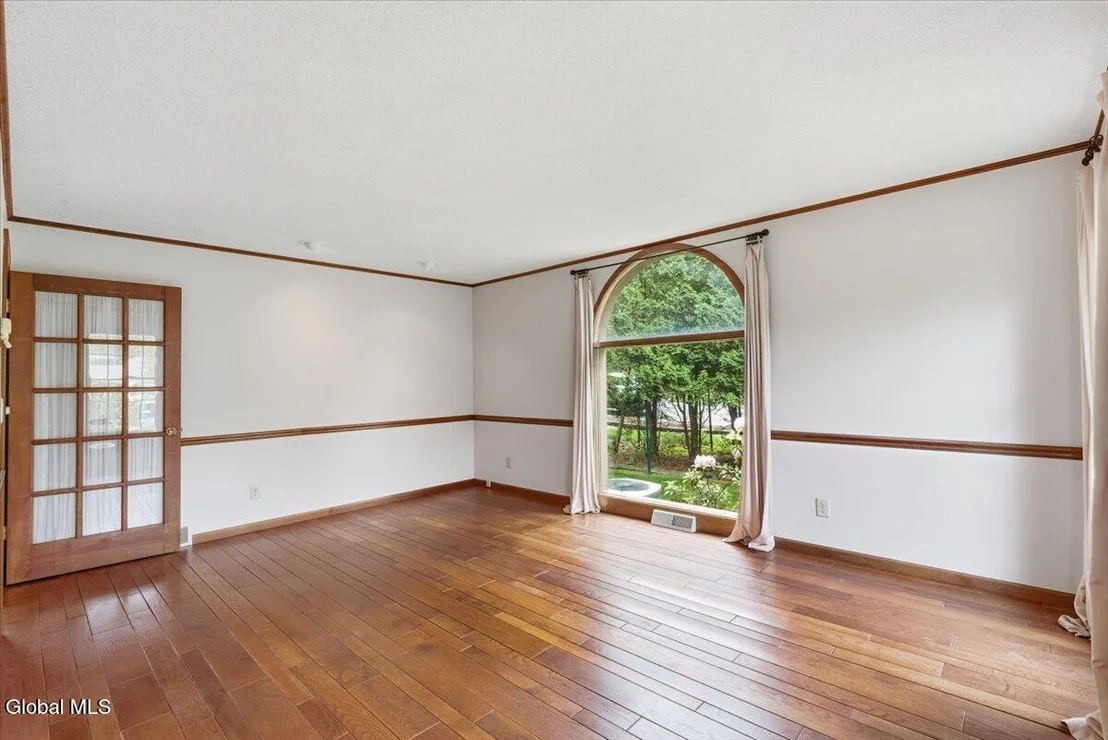 Photo of 908 Mohegan Road