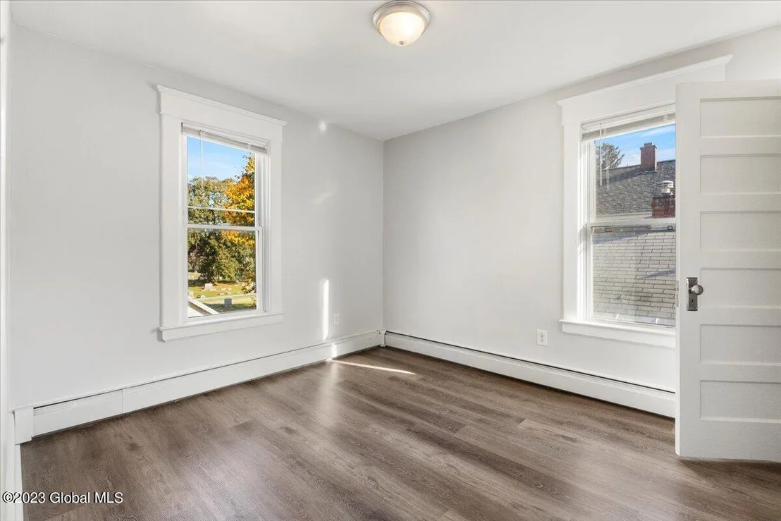 Photo of 160 6th Street