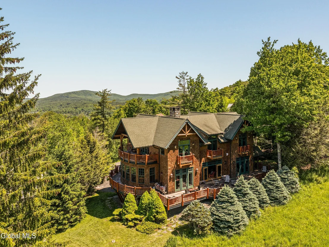 Photo of 6 White Way
