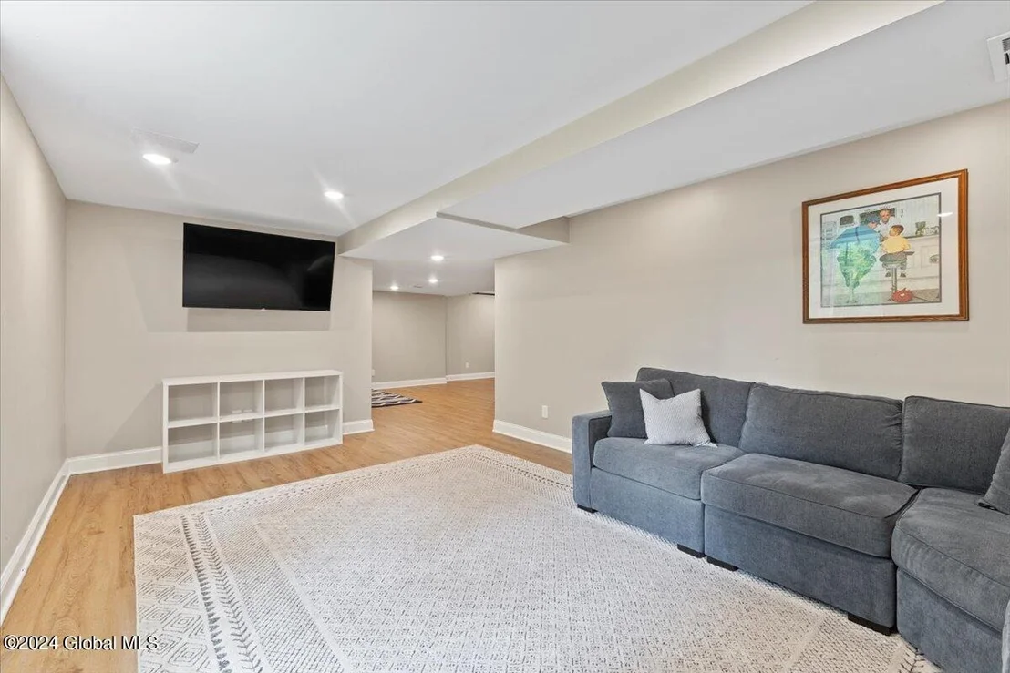 Photo of 927 Mac Arthur Drive