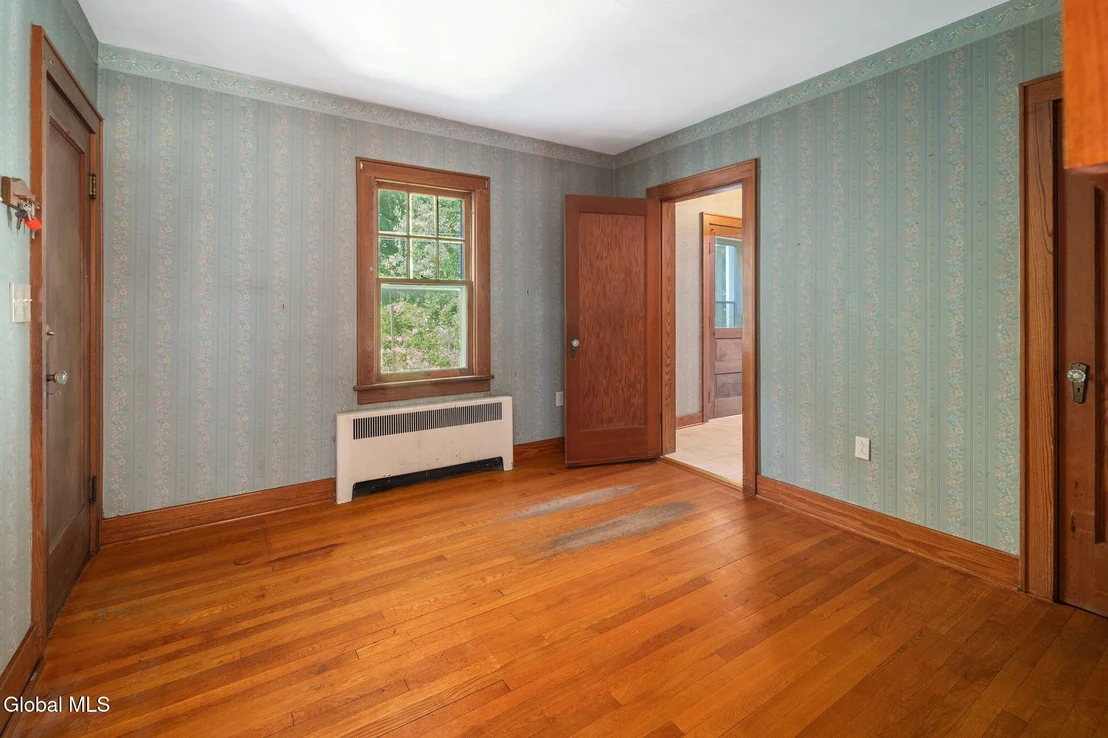Photo of 122 Clinton Circle