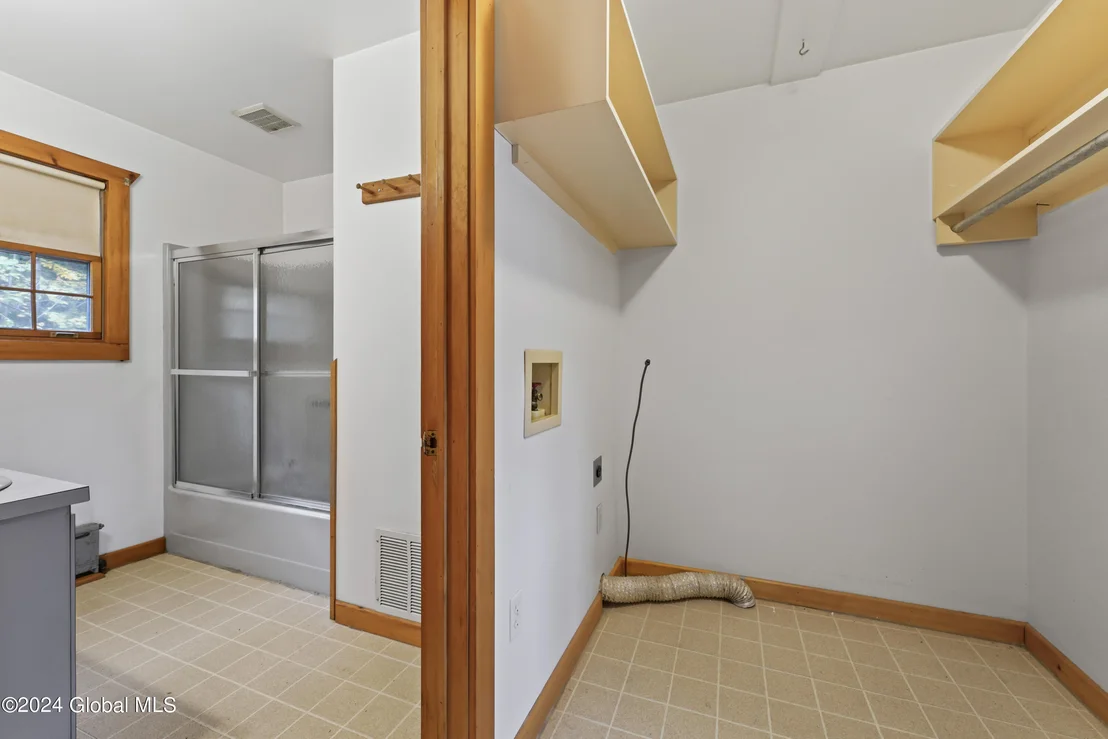 Photo of 680 Taborton Road