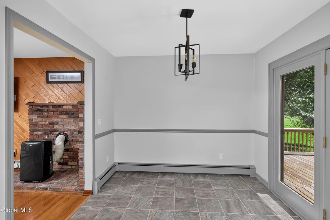 Photo of 137 Mammoth Spring Road