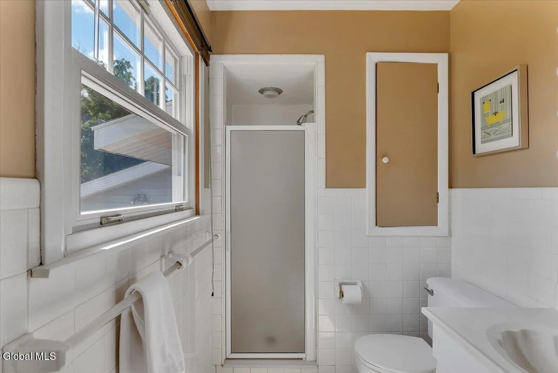 Photo of 109 Oakwood Drive