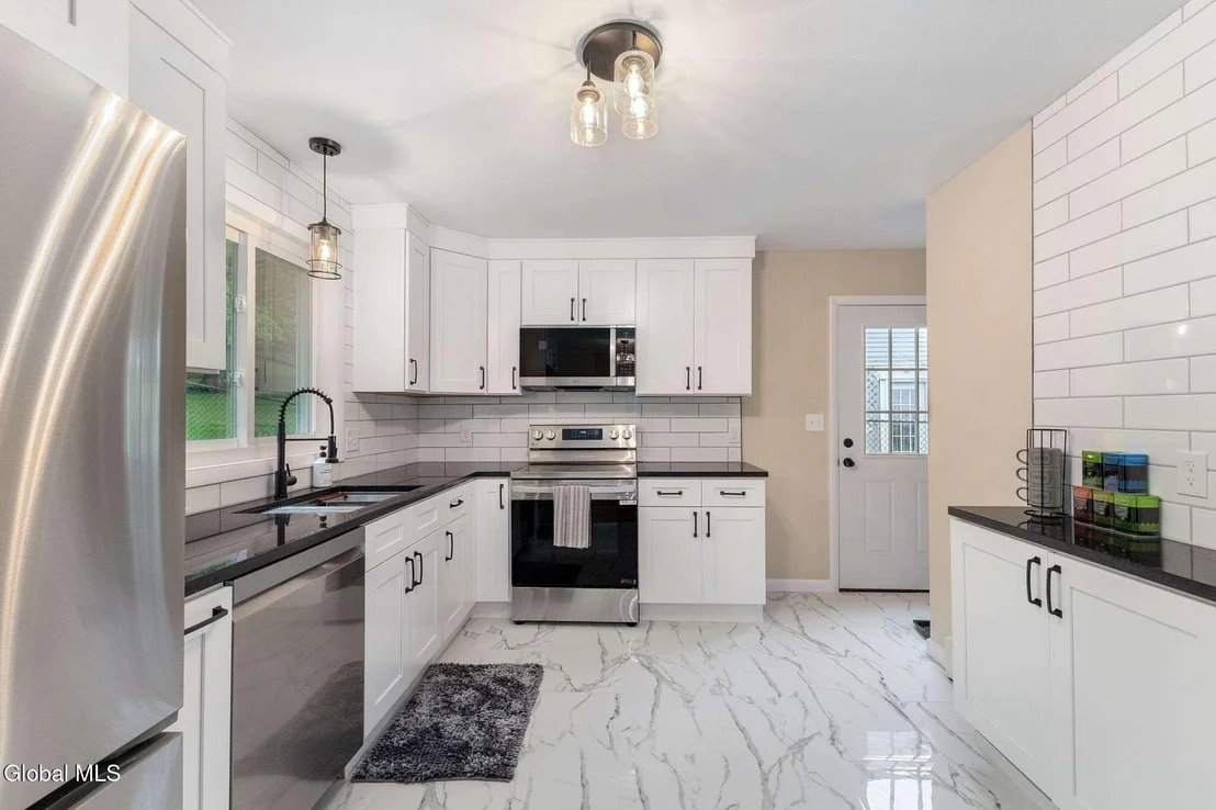 Photo of 34 Wolfert Avenue