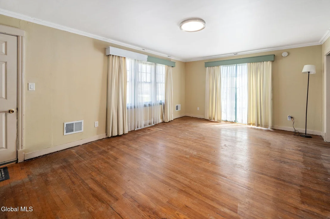 Photo of 137 Washington Avenue