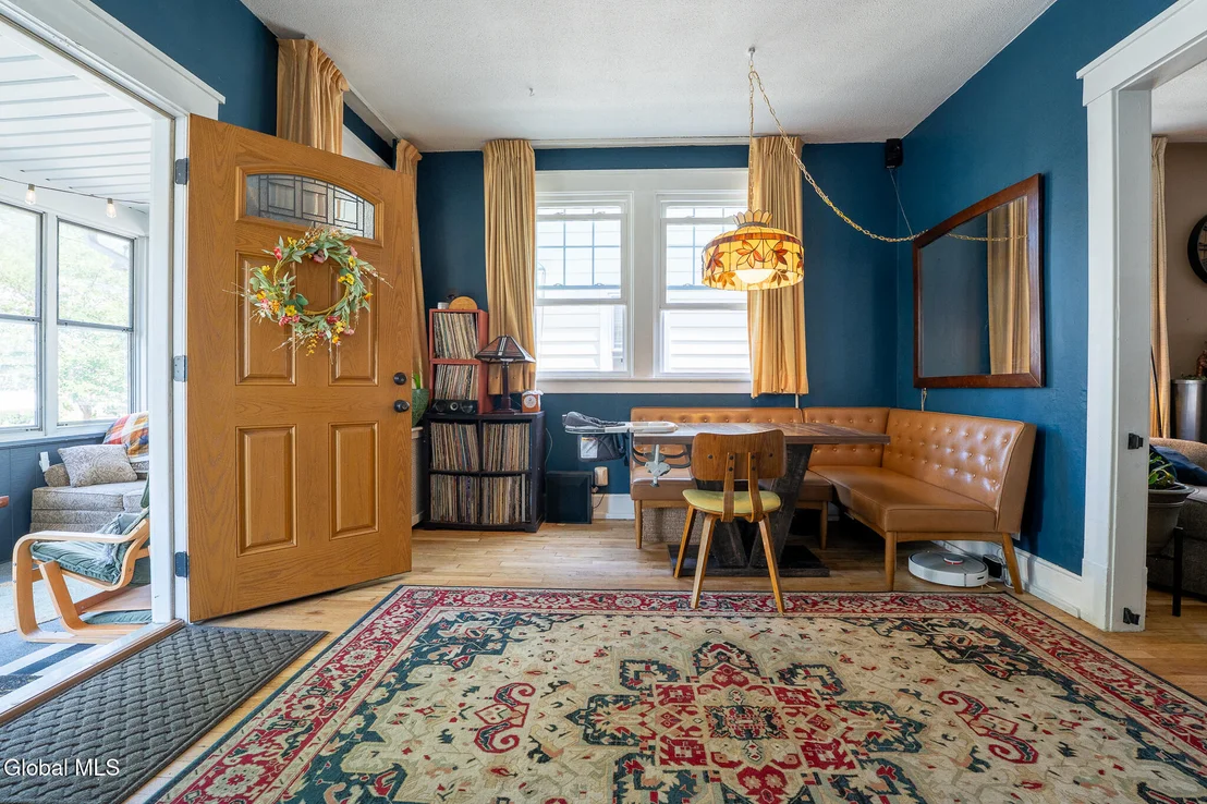 Photo of 20 Forest Avenue
