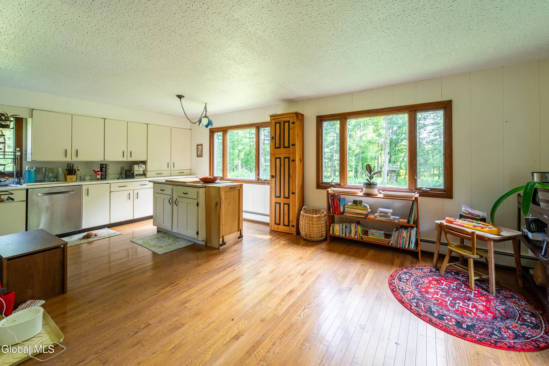Photo of 588 Bagdad Road