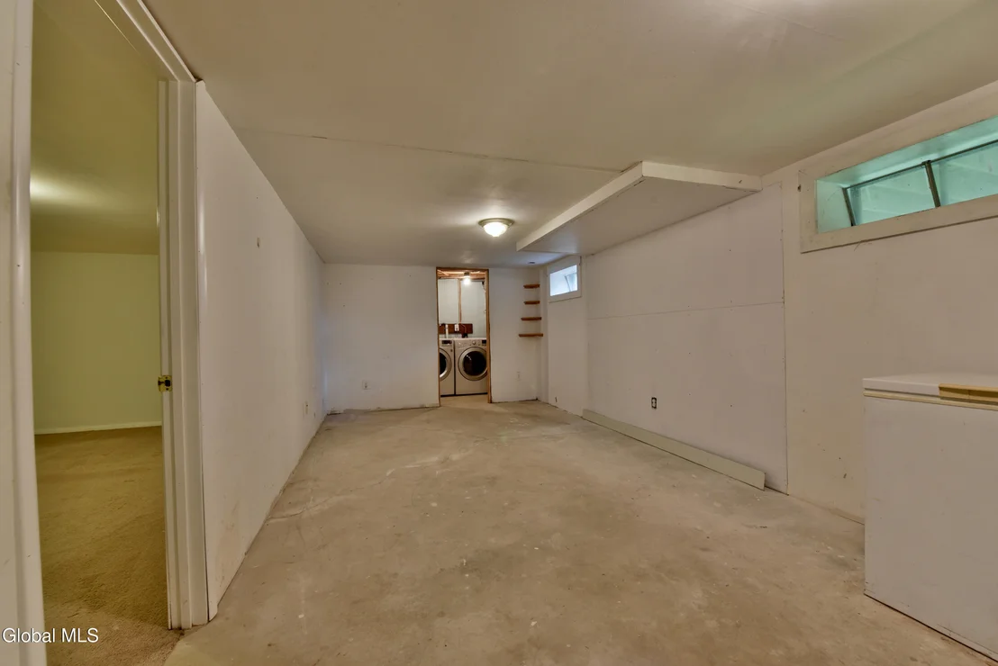 Photo of 455 Middle Road