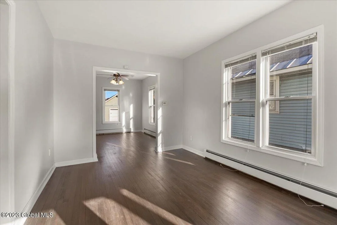 Photo of 160 6th Street