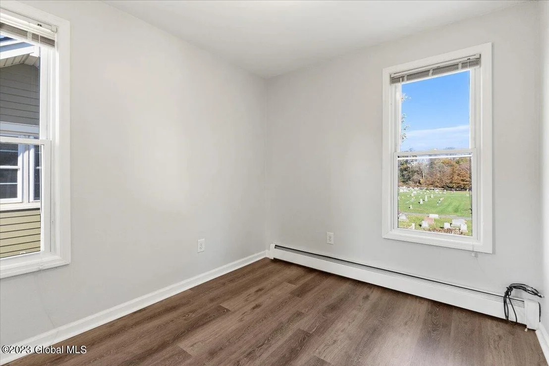 Photo of 160 6th Street