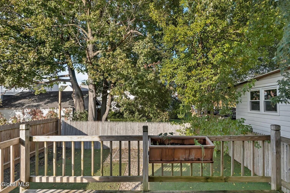 Photo of 2 Irving Place