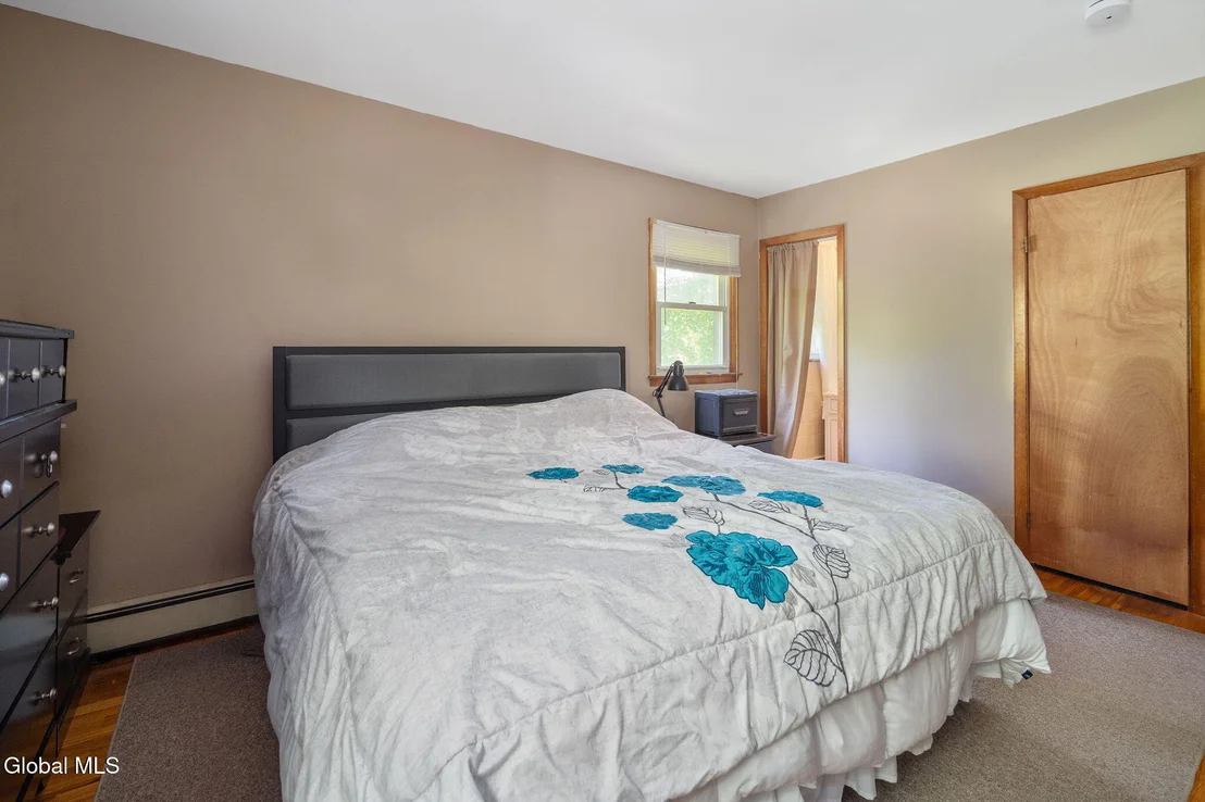 Photo of 1358 Maple Hill Road
