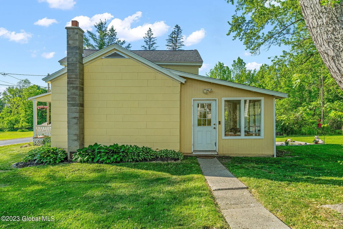 Photo of 207 Maple Avenue