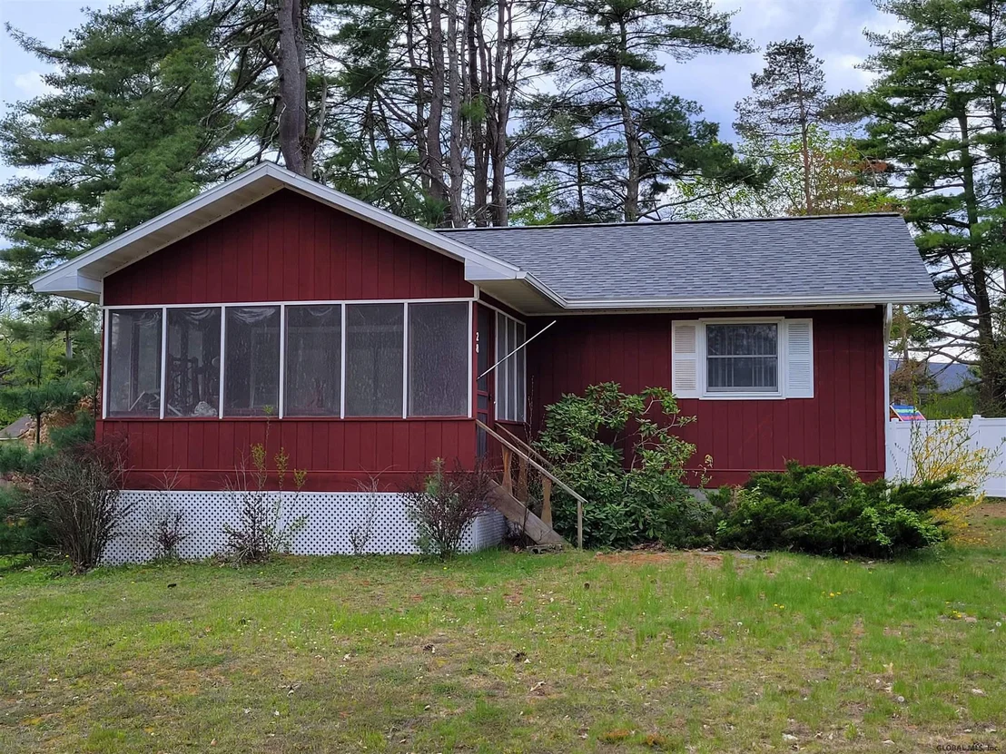 Scale Factor Buildings 28 Golf Course Parkway, Hadley, NY 12835: Sales, Floorplans, Property ...
