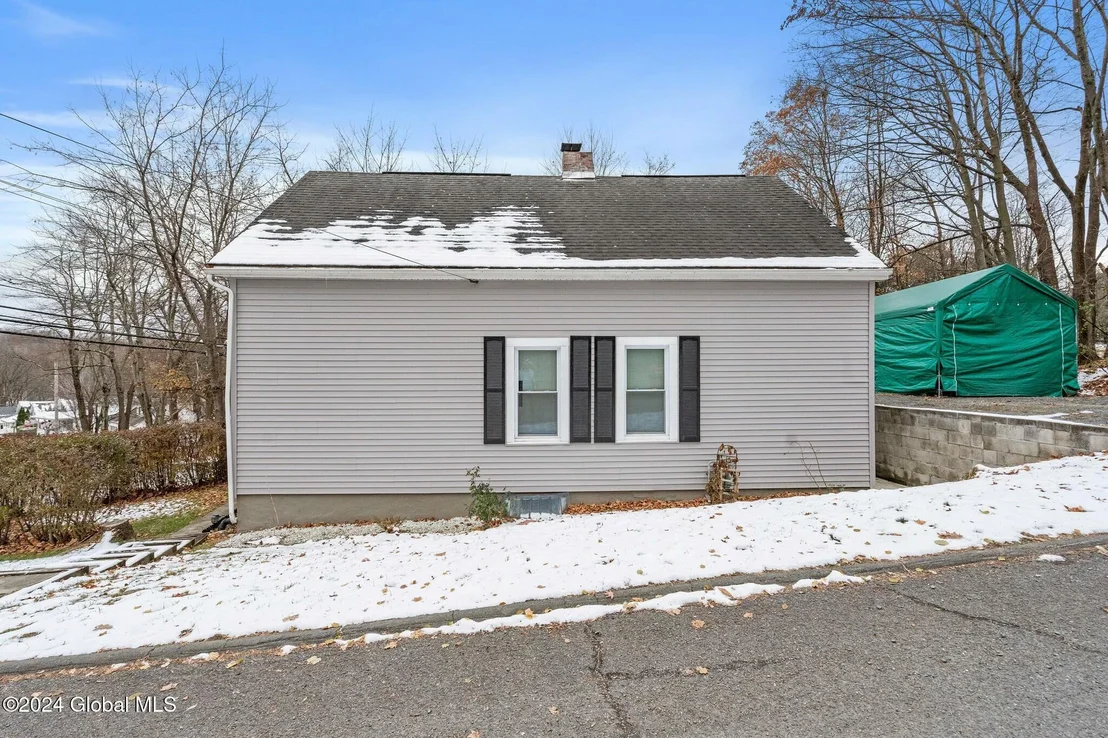 Photo of 35 Mountainview Avenue