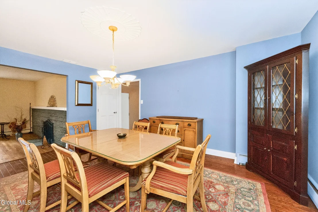 Photo of 7 N Maple Lane