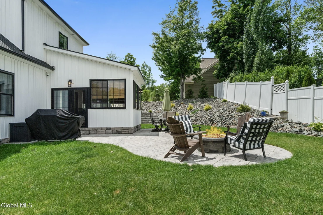 Photo of 1 Londonderry Way