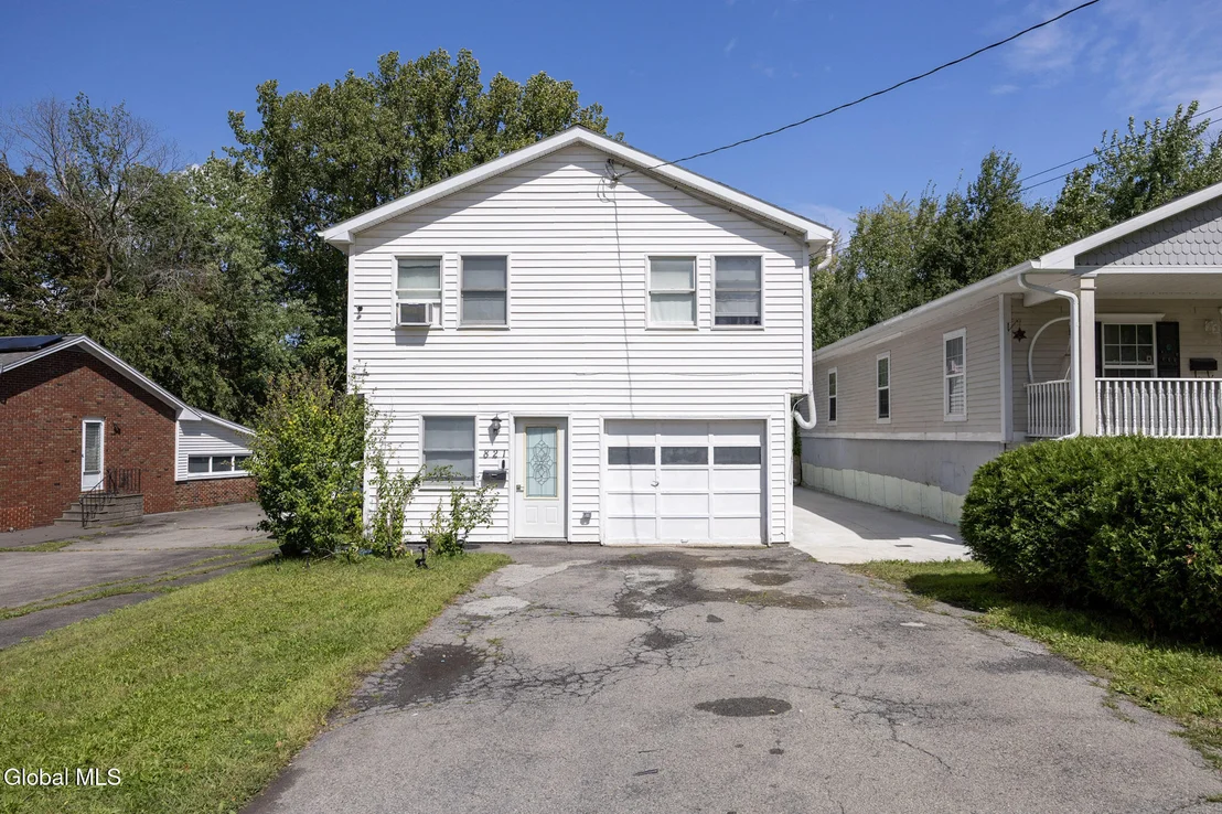 Photo of 821 Hillside Avenue
