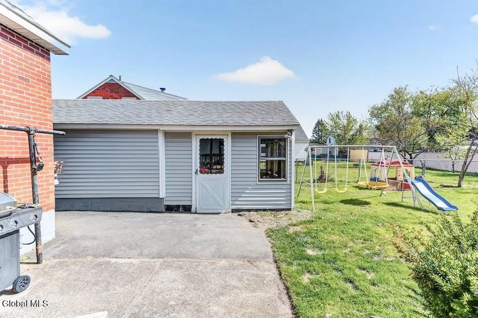 Photo of 2522 Van Dyke Avenue