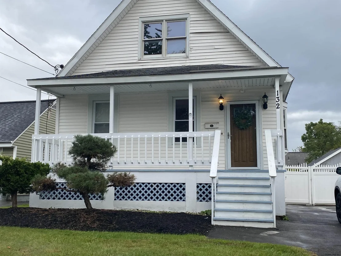 Photo of 132 OREGON Avenue