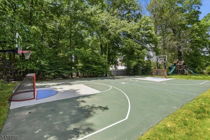Photo of 7 Donna Ln