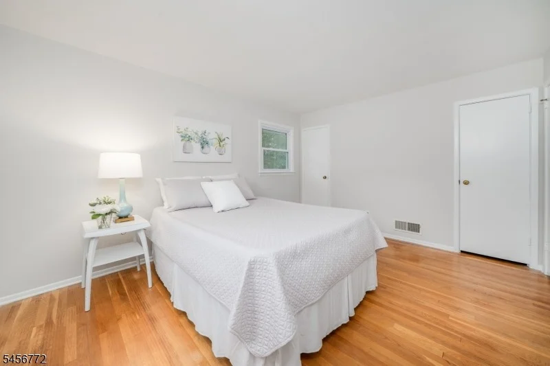 Photo of 43 Roosevelt Ave