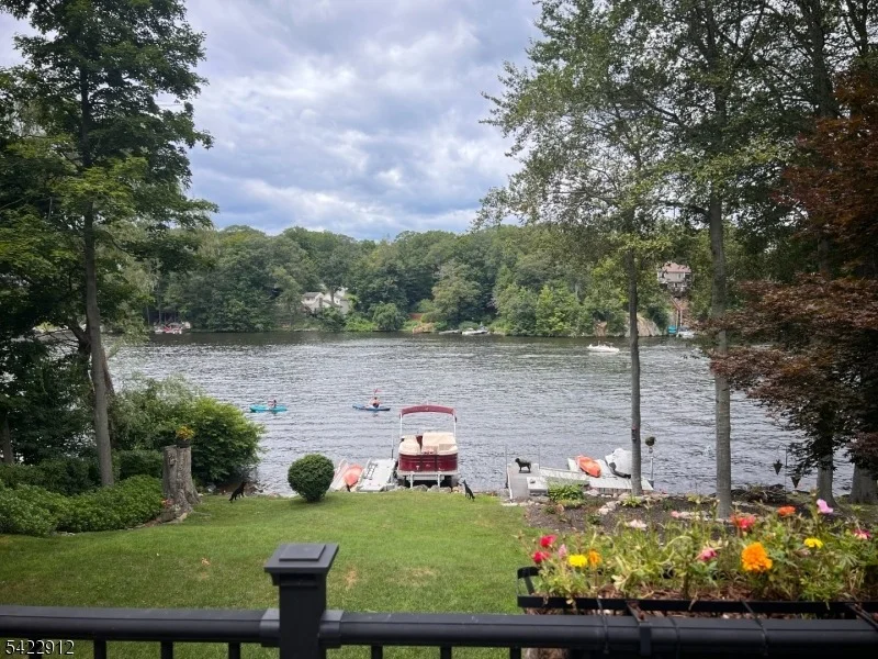 Photo of 173 Point Breeze Dr