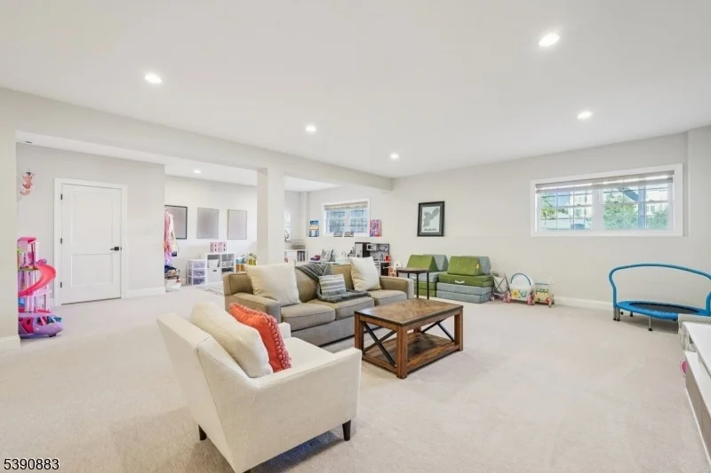 Photo of 30 Juniper Ct