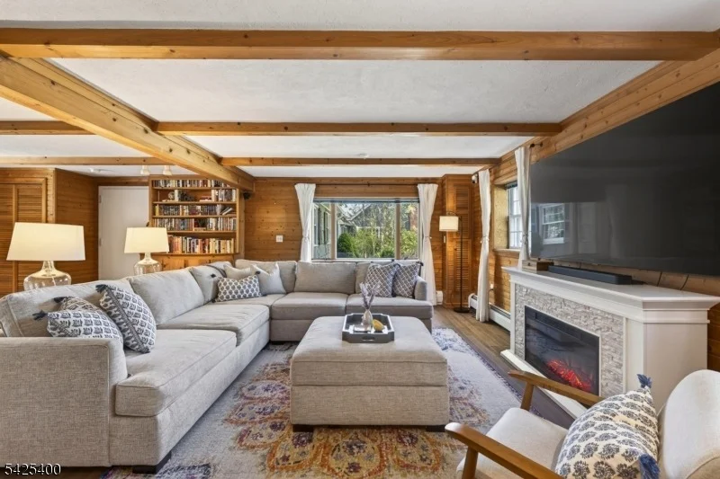 Photo of 28 Spring Ridge Dr