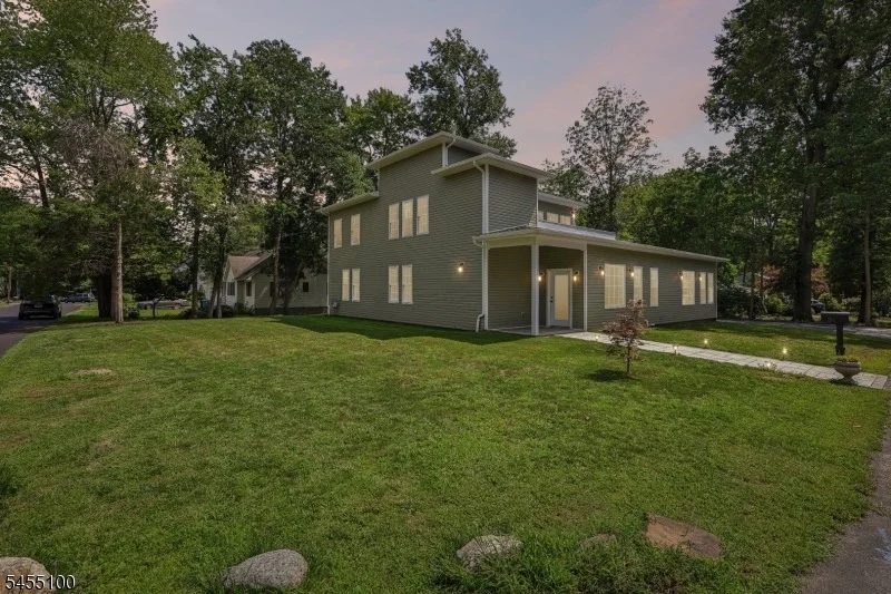 Photo of 34 Gates Ave
