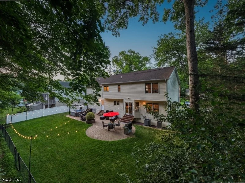 Photo of 53 Maple Ave